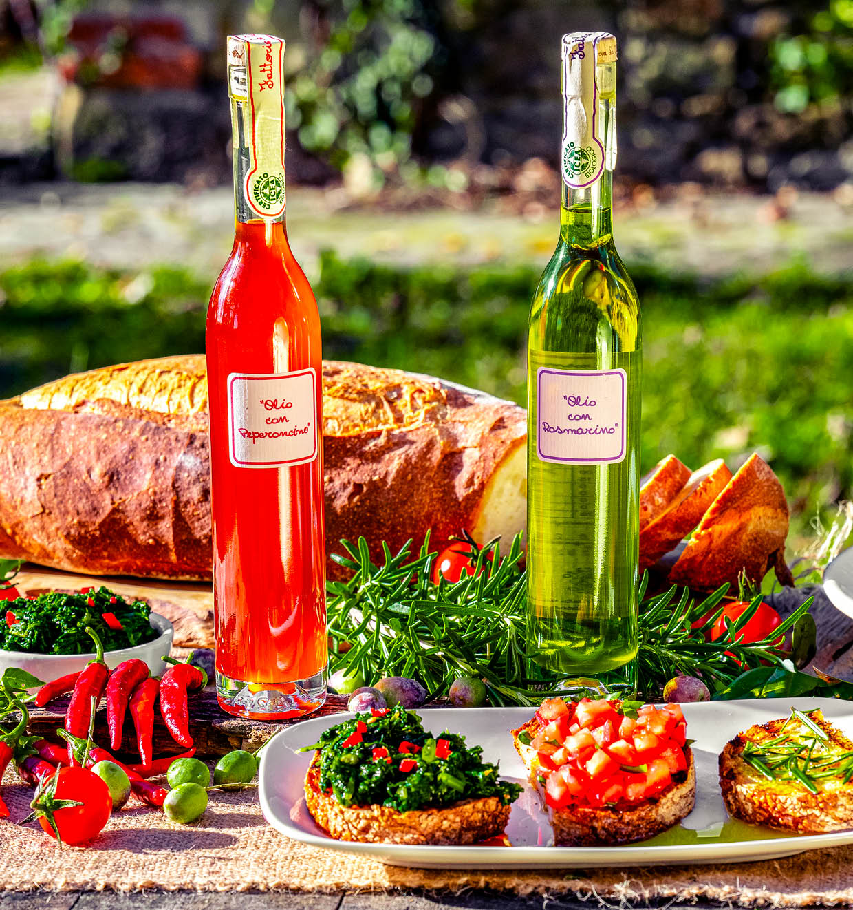 Die Olivenöle Extravergine mit Rosmarin und  Chilischote