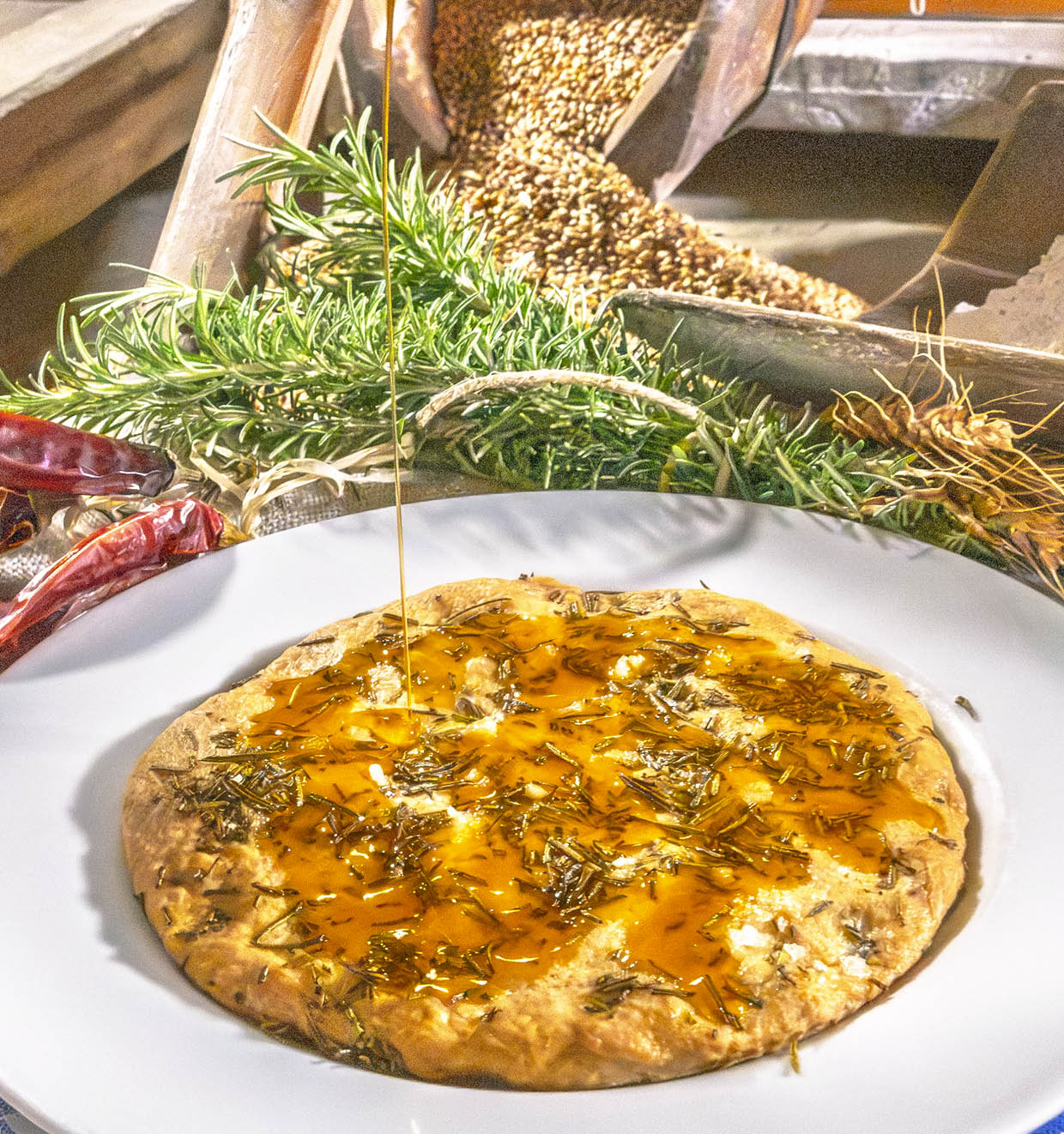 Fladenbrot mit Rosmarin und Chilischotenöl von La Vialla