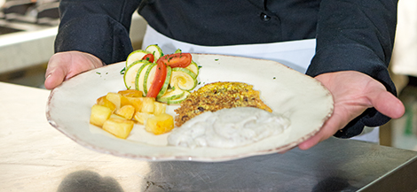 Petto di pollo ai pistacchi con purè di patate al pistacchio | La Vialla