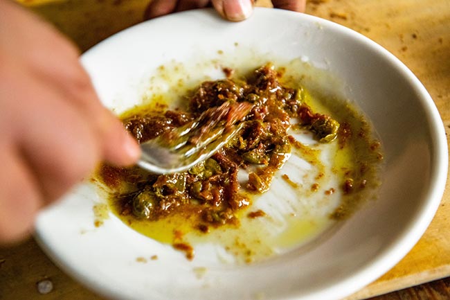 Bruschette con acciughe e capperi | Fattoria La Vialla
