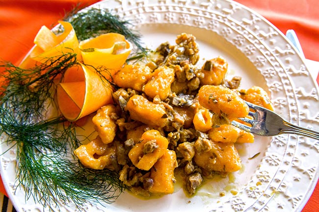 Gnocchi di zucca al ragù di coniglio | Fattoria La Vialla
