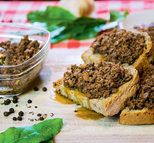 Crostini al sugo di piccione | Fattoria La Vialla