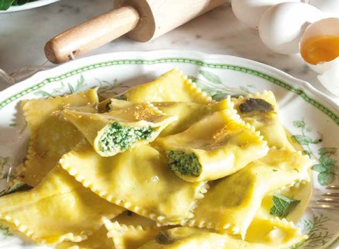 Ravioli di ricotta e verdure con burro, limone e menta | La Vialla