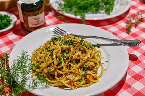 Linguine con il pesto al finocchietto e le sarde | La Vialla