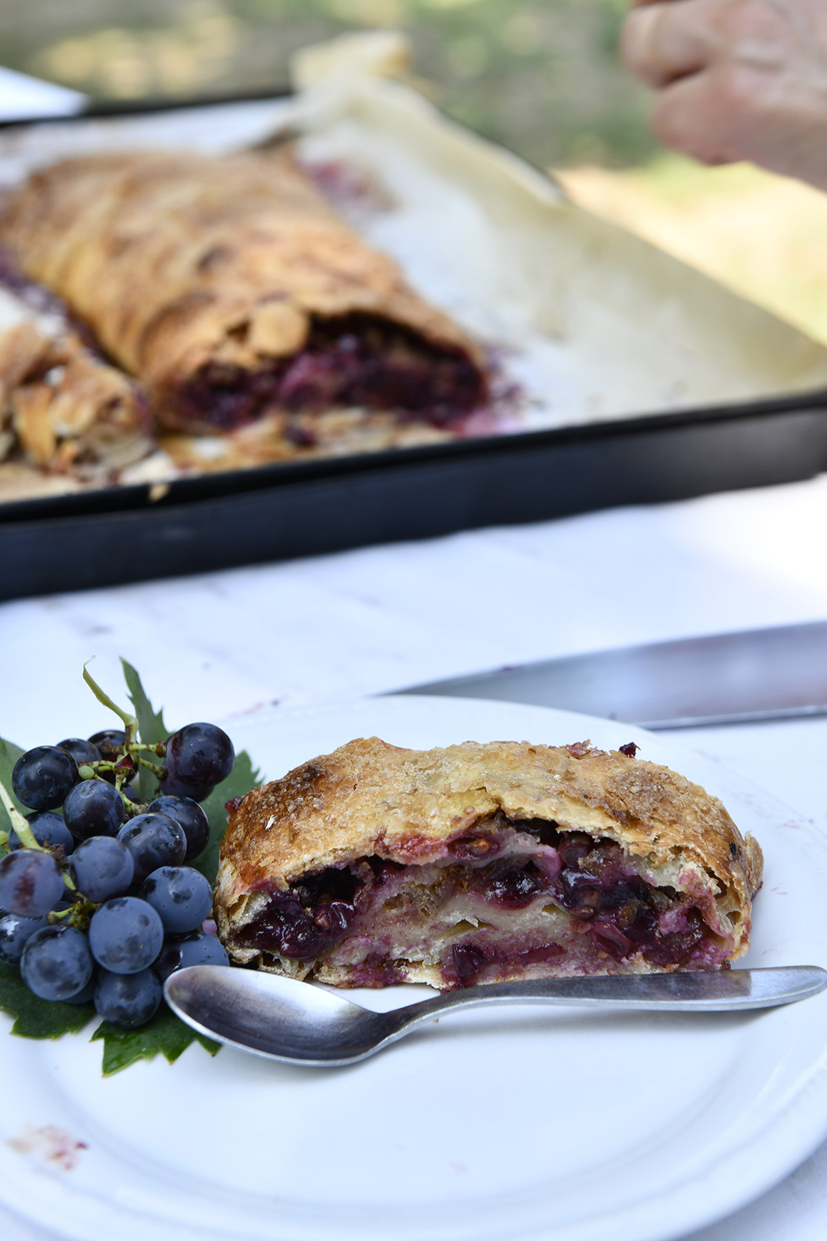 Rotolo all'uva nera e uvetta | Fattoria La Vialla
