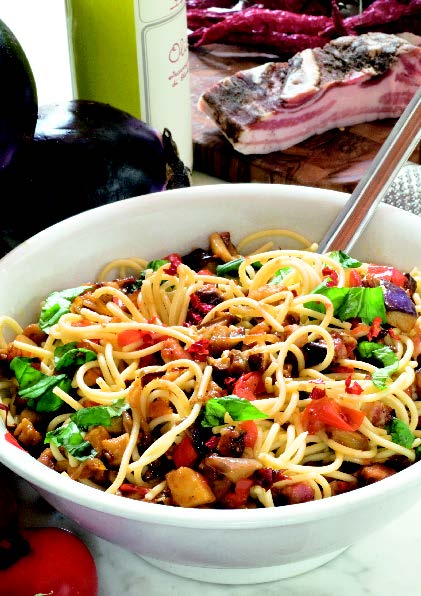 Spaghetti piccanti alle melanzane | Fattoria La Vialla