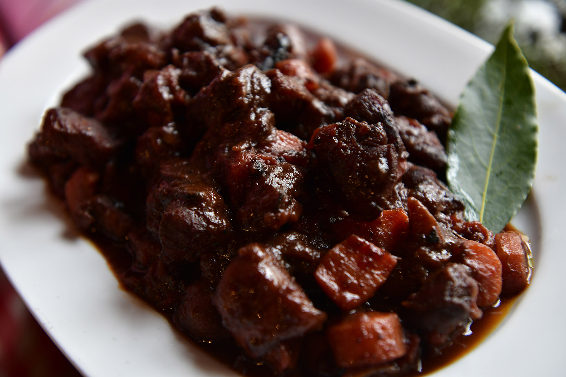 Spezzatino d’agnello al vino rosso | Fattoria La Vialla