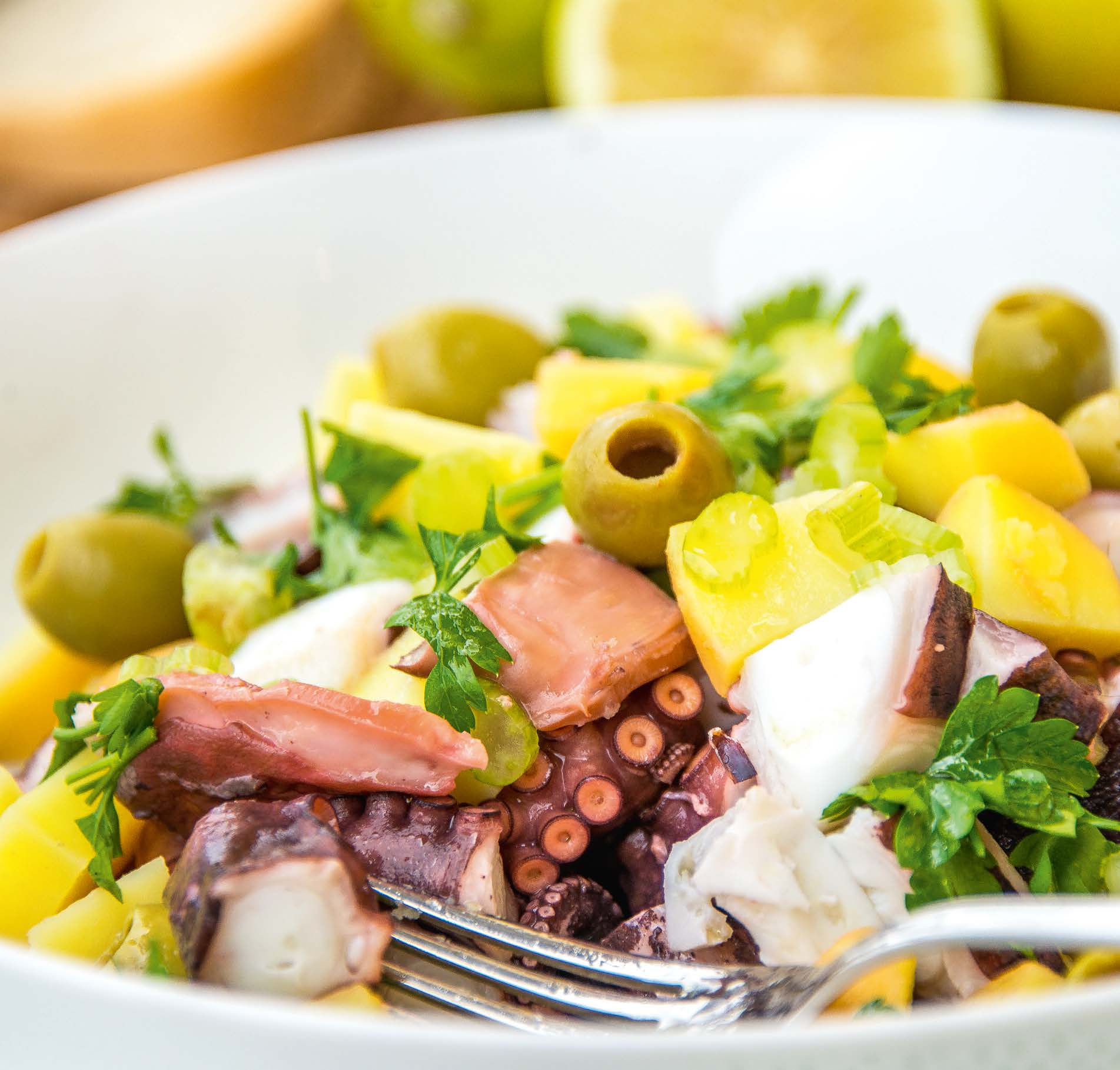 Insalata di polpo, patate, sedano, olive verdi | La Vialla