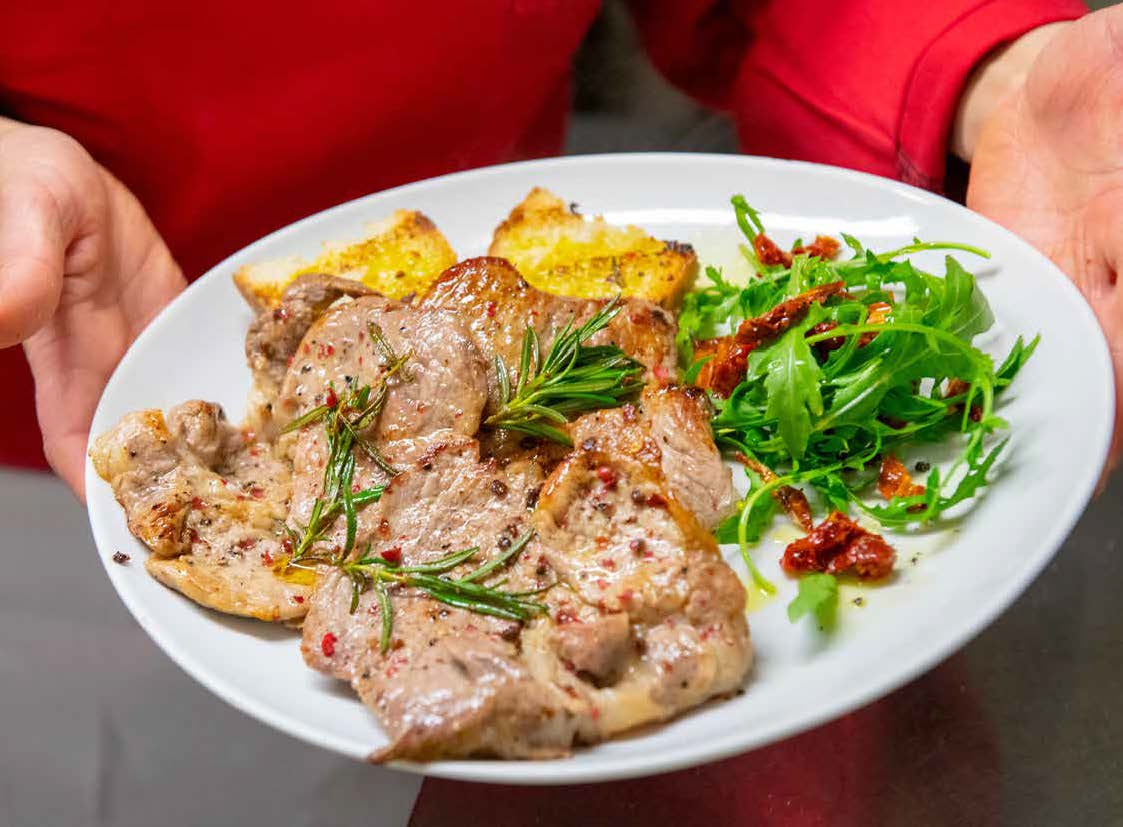 Capocollo in padella con rosmarino e pepe rosa La Vialla