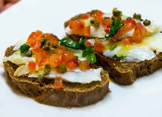 Bruschette di baccalà e pomodori | Fattoria La Vialla