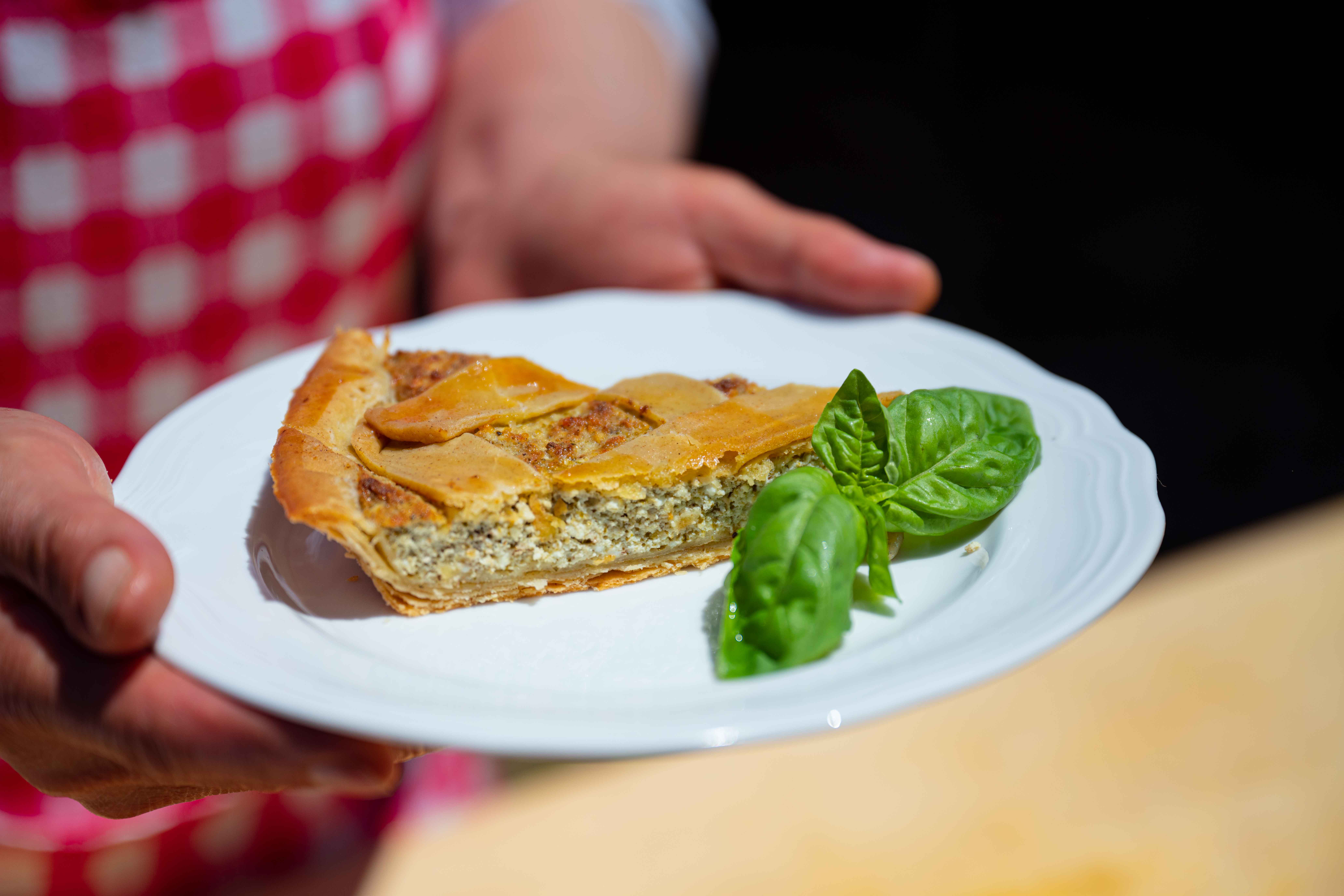 Crostata salata di pesto e ricotta | Fattoria La Vialla