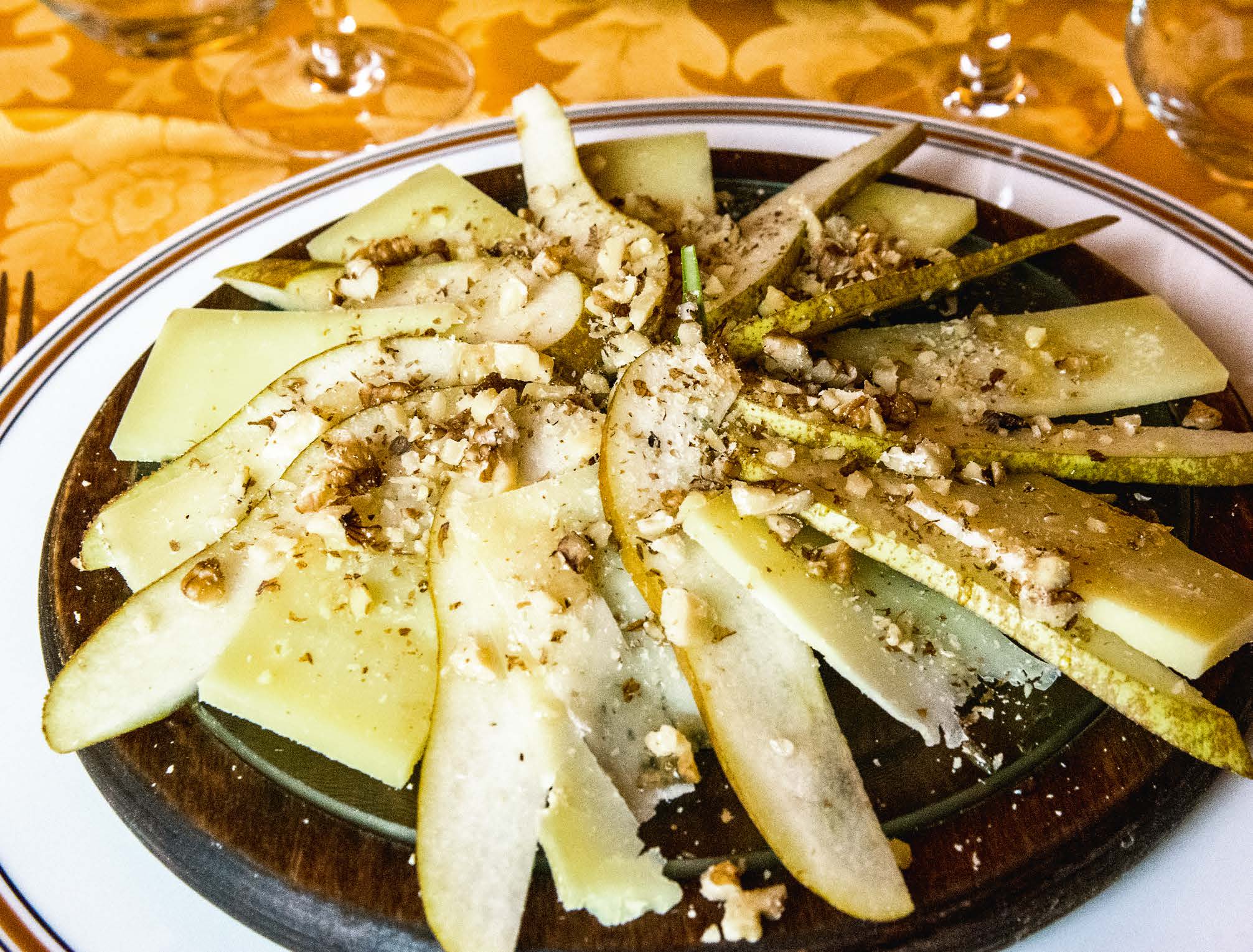 Carpaccio di pere, Pecorino e noci | Fattoria La Vialla