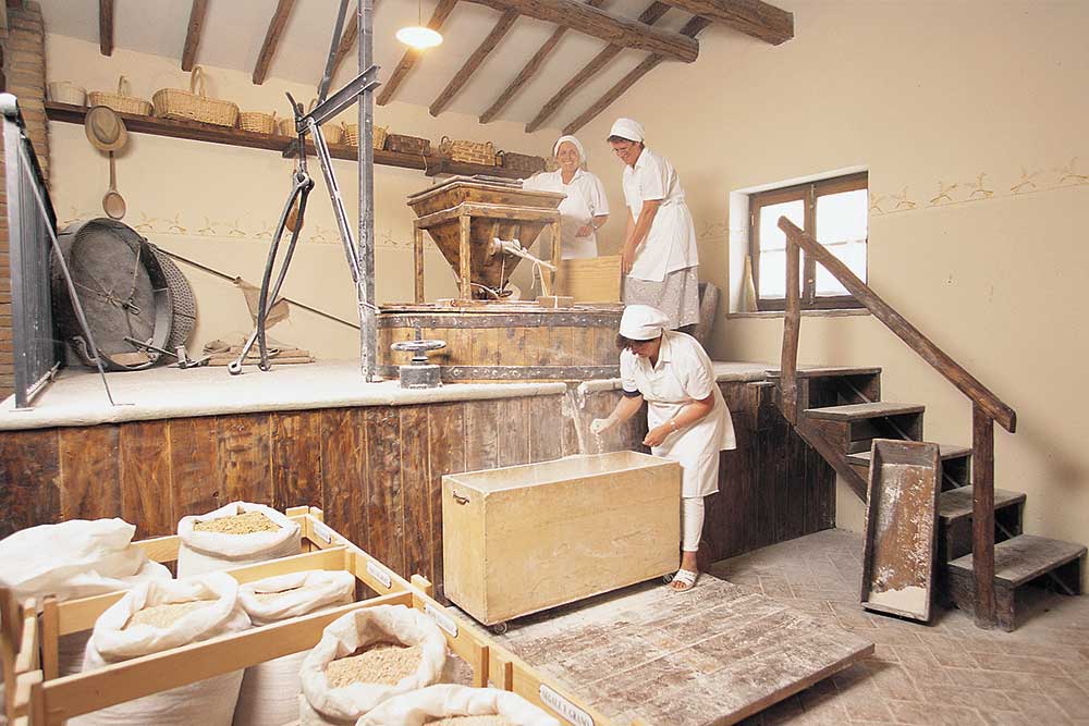 The ancient stone-grinding mill at La Vialla
